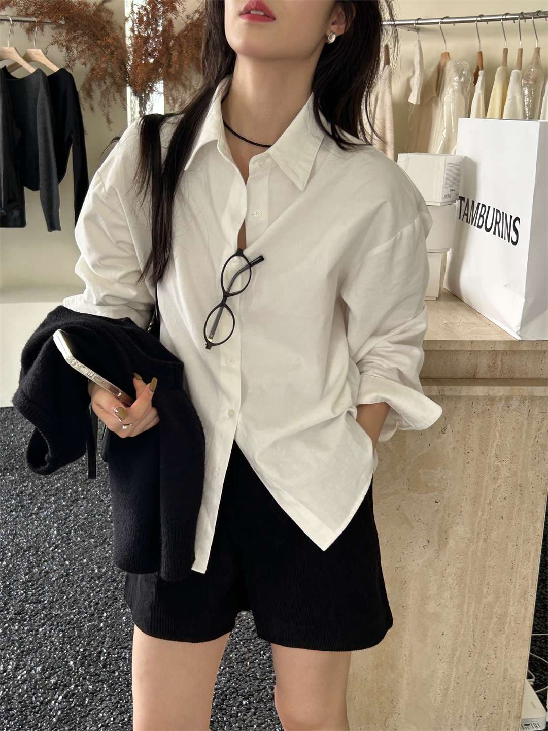 白シャツ　リラックスオーバーシャツ