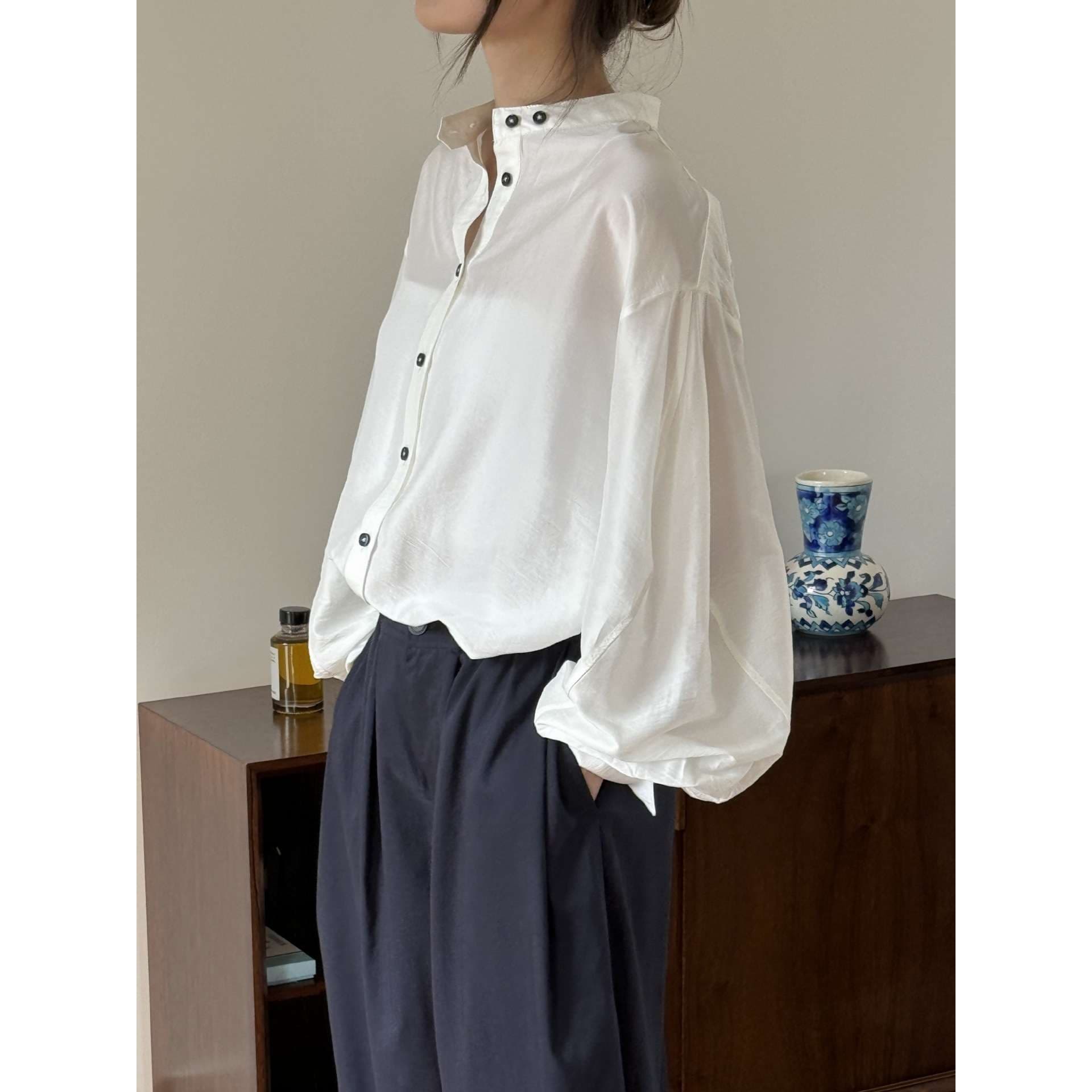 白シャツ　バルーンシルエットシャツ