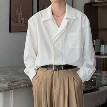 白シャツ　ゆったりシルエットドロップショルダーシャツ