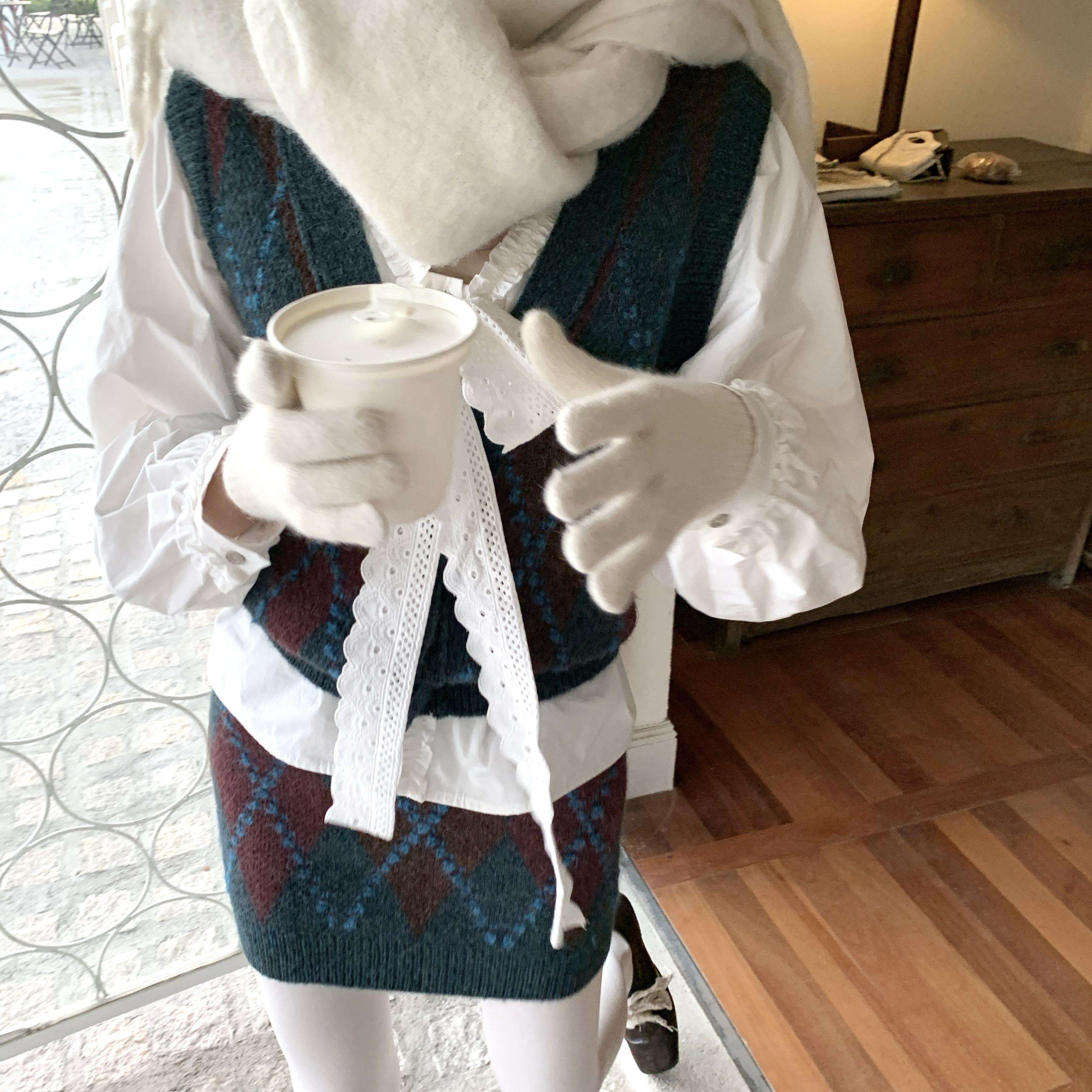 白シャツ　リボンタイデザインブラウス