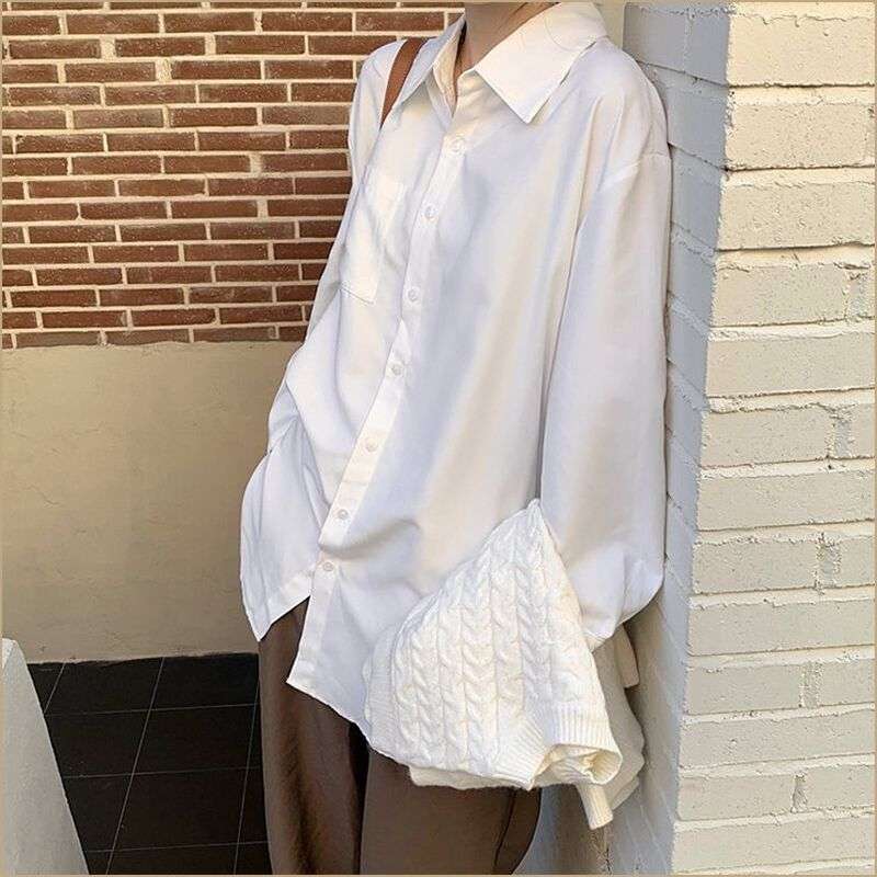 白シャツ　オーバーシルエットシャツ