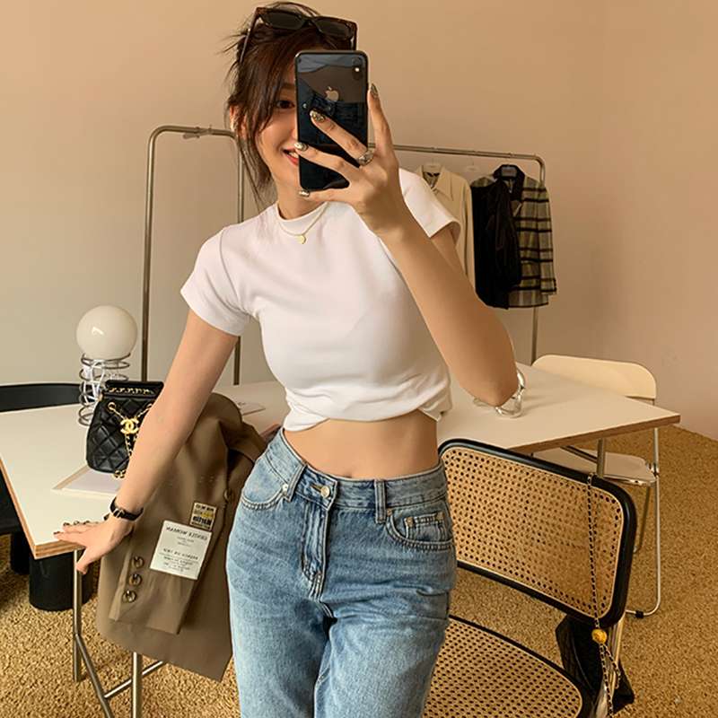 白シャツ　シンプルベーシックTシャツ