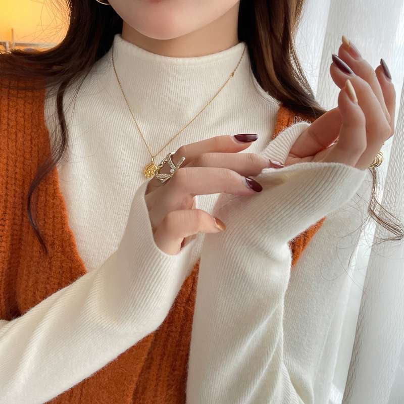 白シャツ　【秋冬】モチリブハイネックセーター