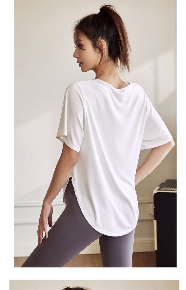 白シャツ　リラックスフィットTシャツ