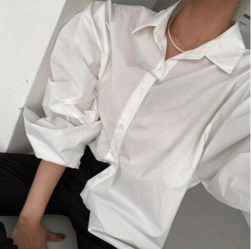 白シャツ　カームフィットシャツ