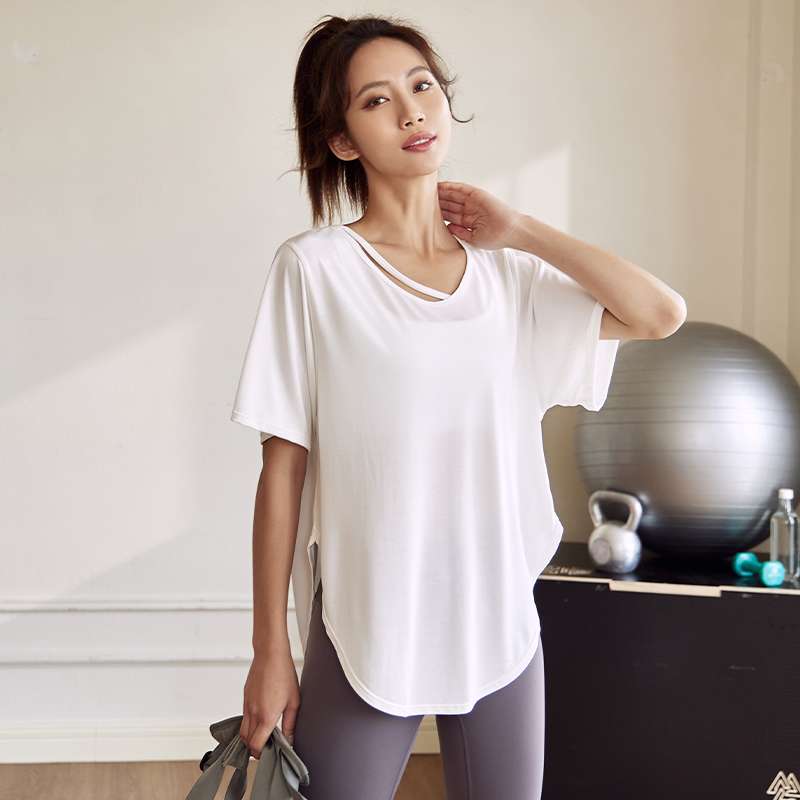 白シャツ　リラックスフィットTシャツ