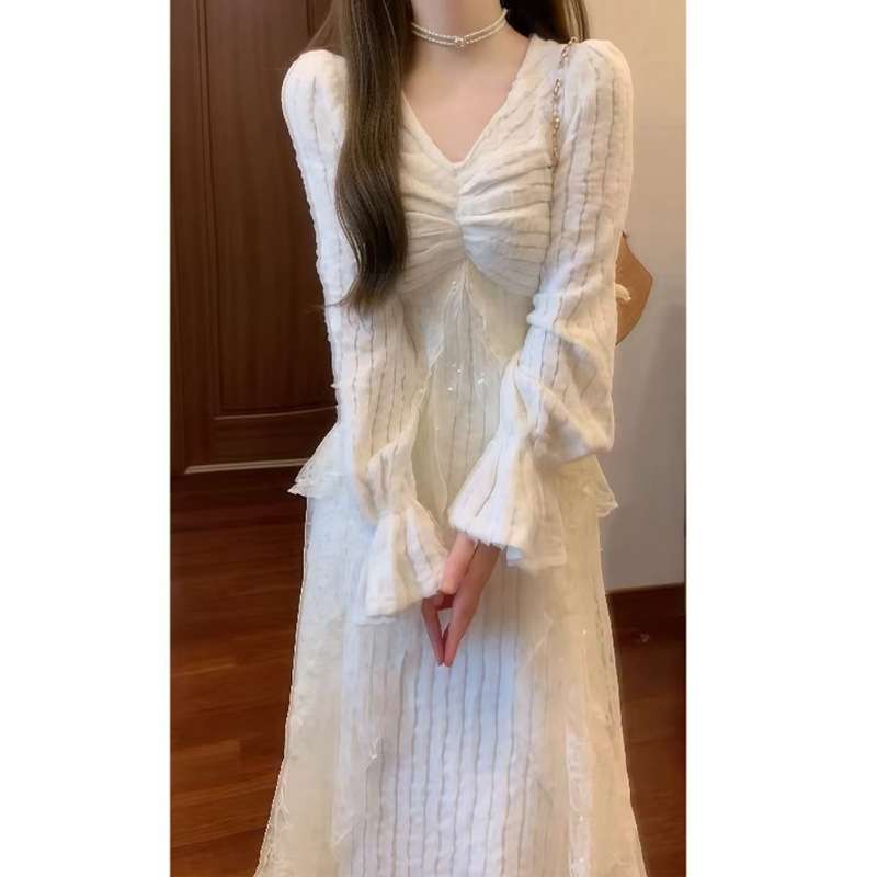 白シャツ　ロマンティックレースチュールドレス