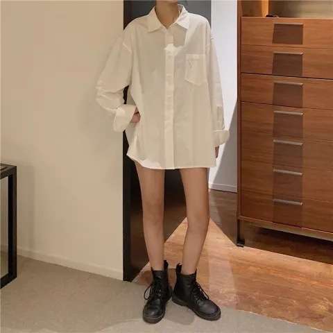 白シャツ　エアリースリットロングシャツ