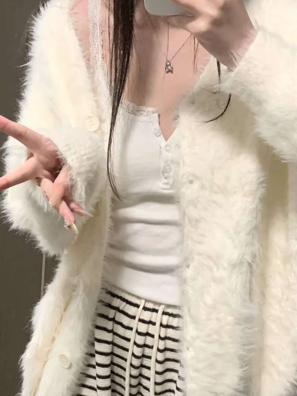 白シャツ　【秋冬】ふわもこファーカーディガン