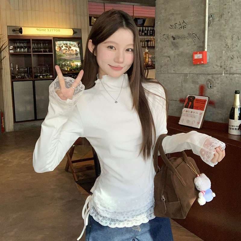白シャツ　【秋冬】レースディテールハイネックトップス