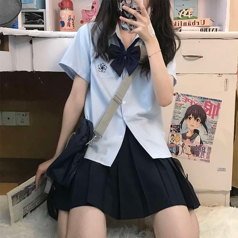 白シャツ　ピュアスクールスタイルブラウス