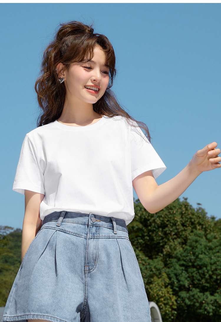 白シャツ　シンプルクールTシャツ