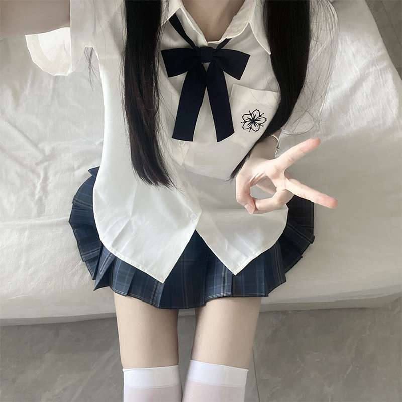 白シャツ　ピュアスクールスタイルブラウス