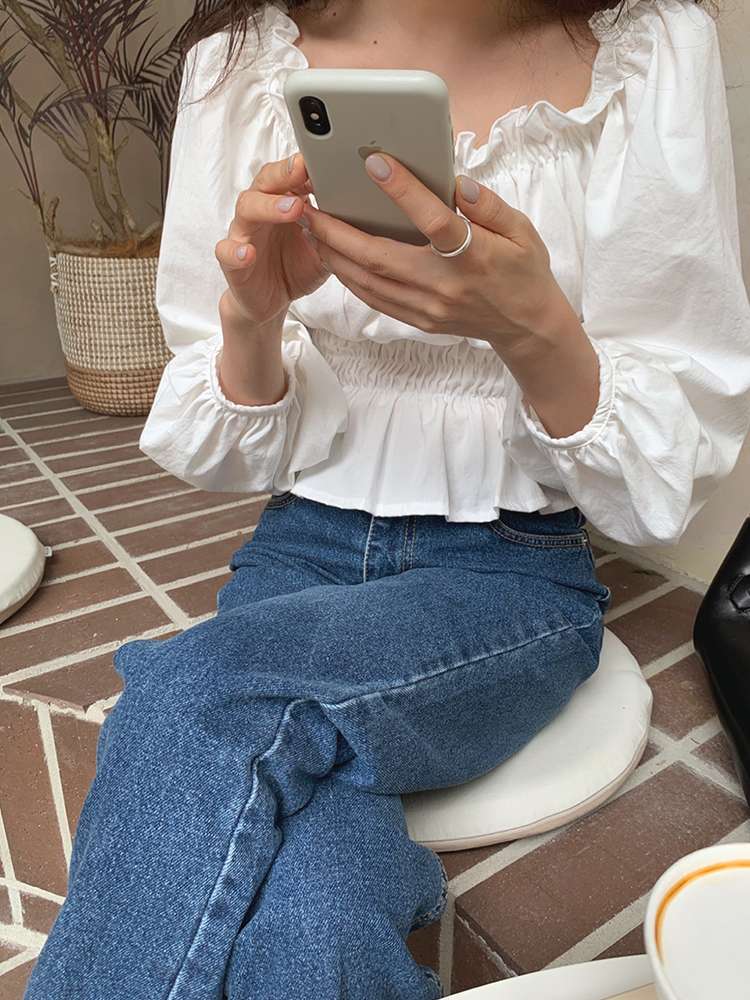 白シャツ　フリルギャザーブラウス
