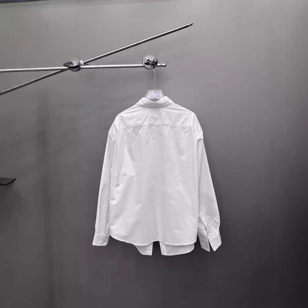 白シャツ　シグネチャーシャツ