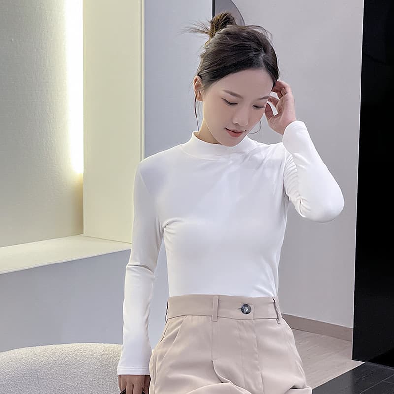 白シャツ　【秋冬】スリムラインモックネックカットソー