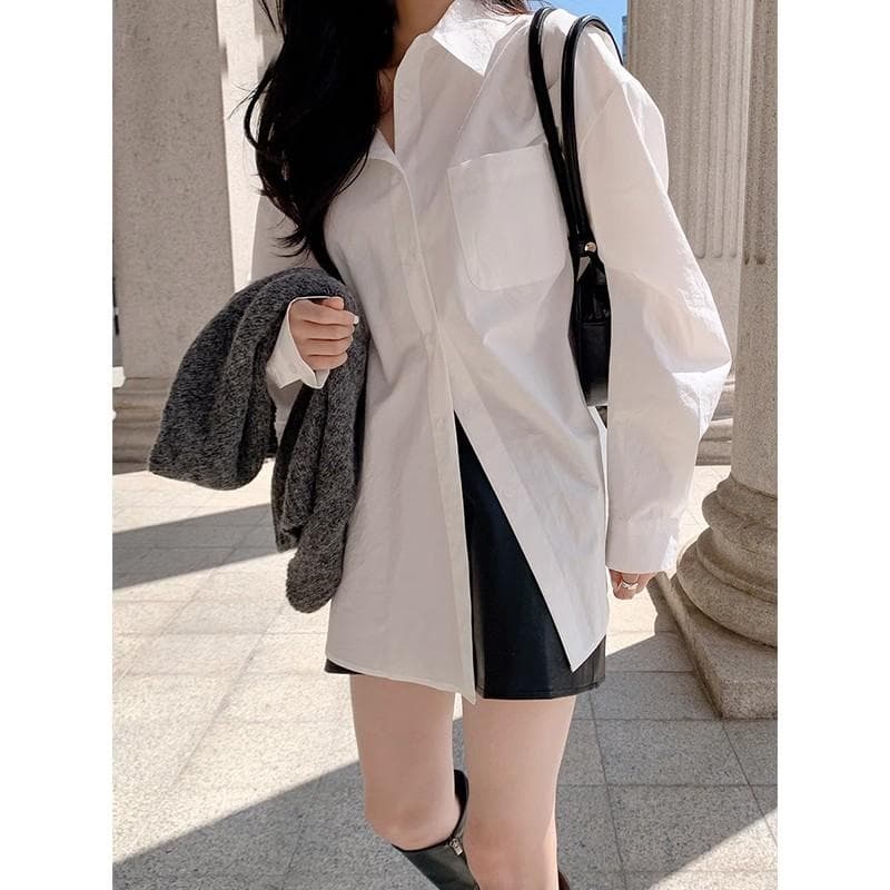 白シャツ　ロングルーズシャツ
