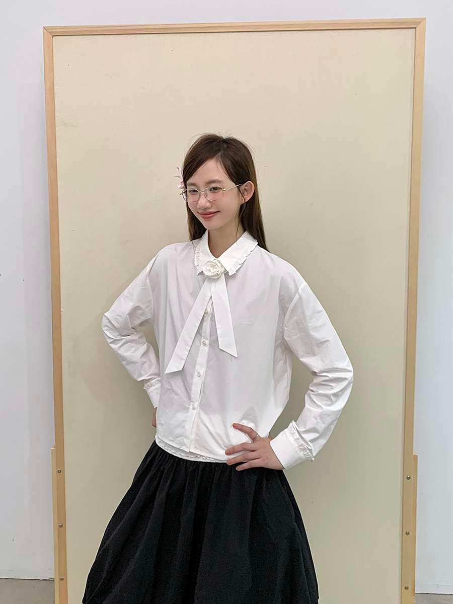 白シャツ　薔薇モチーフリボンシャツ