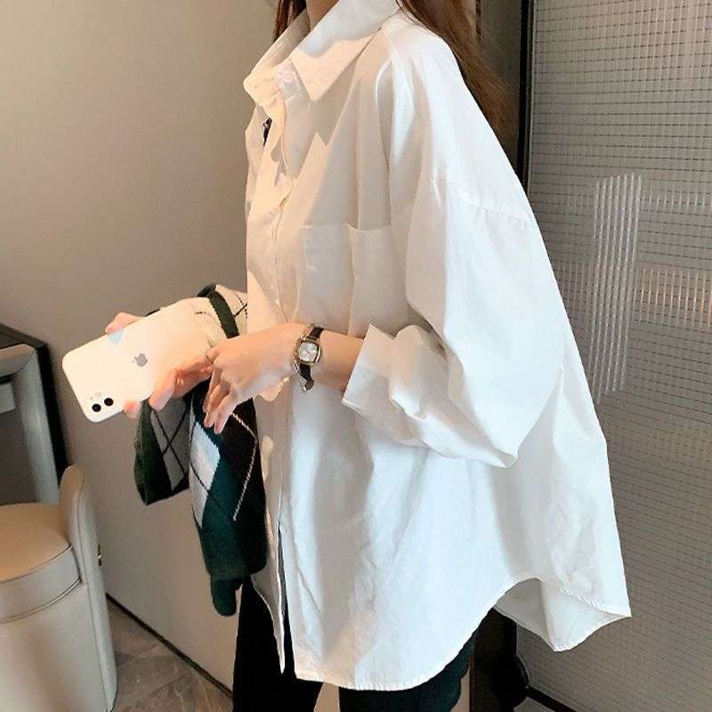 白シャツ　シンプルエレガントシャツ