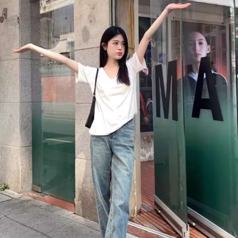 白シャツ　ベーシックカジュアルTシャツ