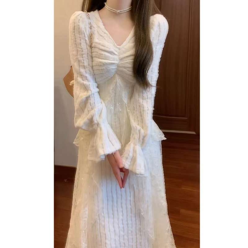 白シャツ　ロマンティックレースチュールドレス