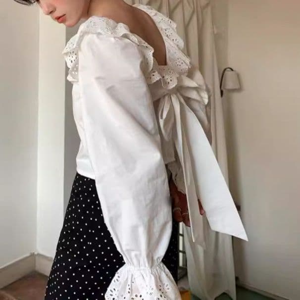 白シャツ フリルリボンシャツ
